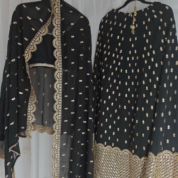 Lehenga - Picture 1 of 6